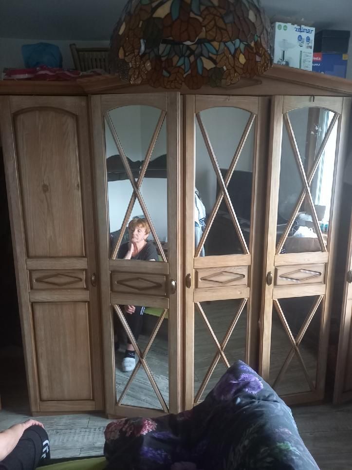 Szafa z prawdziwego drewna