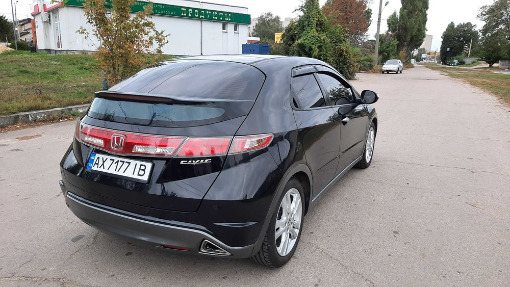 Honda Civic 5D 2010 р 1.8 АТ газ 96000 км пробіг