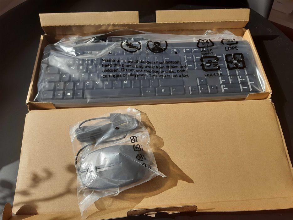 Vendo Teclado e Rato da HP