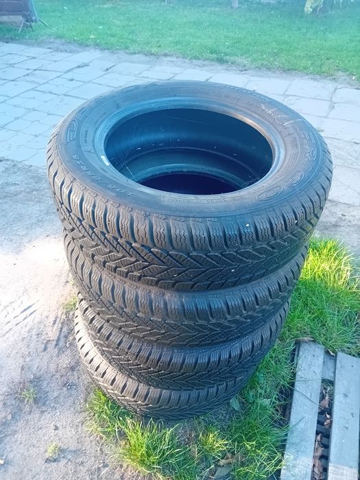 Sprzedam opony zimowe komplet 4 sztuk 195/65 rozmiar 15
