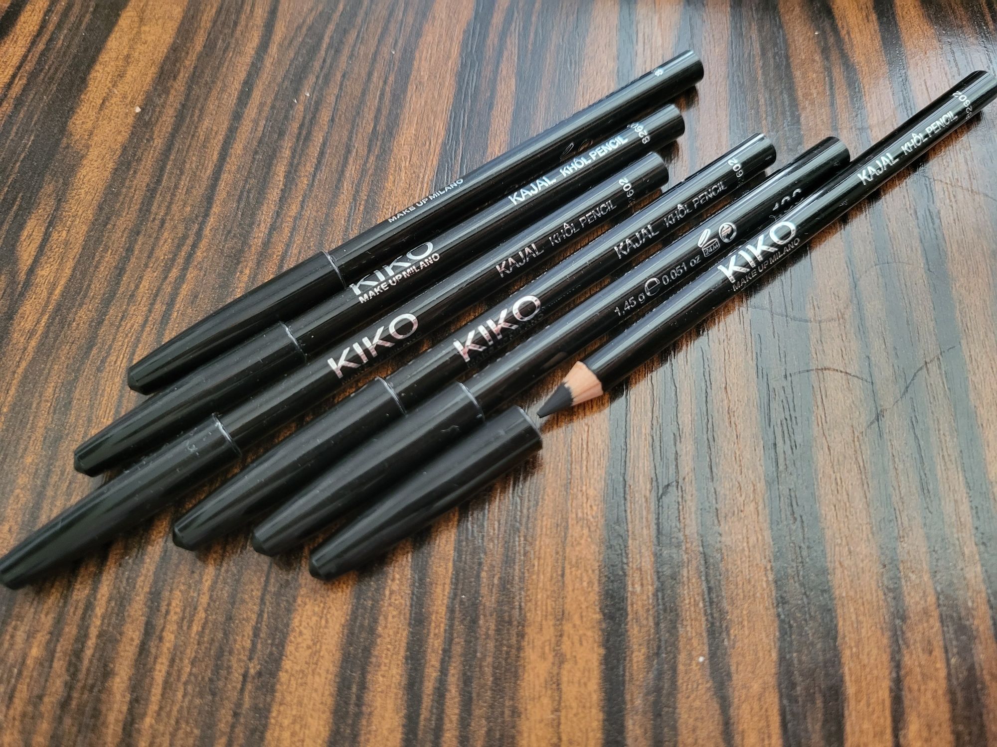 Чорний Олівець для очей від Kiko