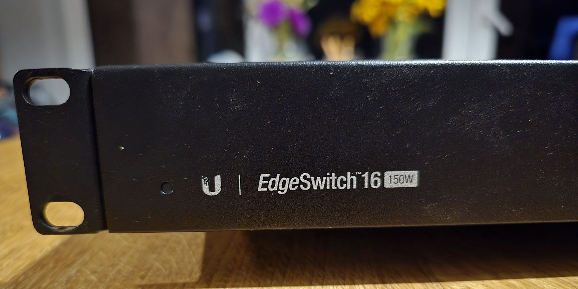 Ubiquiti EdgeSwitch16 ES-16-150W PoE 16-Port Gigabit