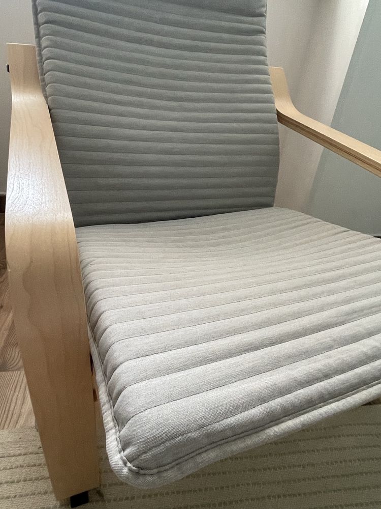 “VENDO” Cadeira + Repousa Pés Ikea