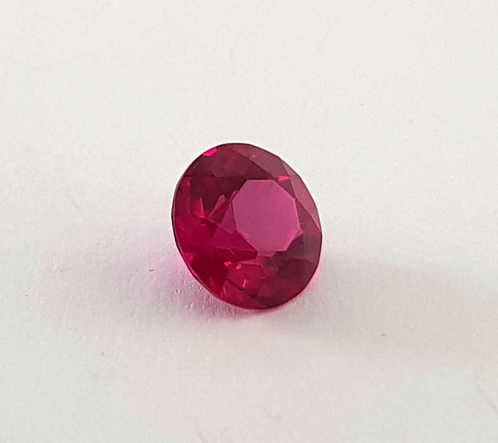 Syntetyczny Rubin 6,1 ct