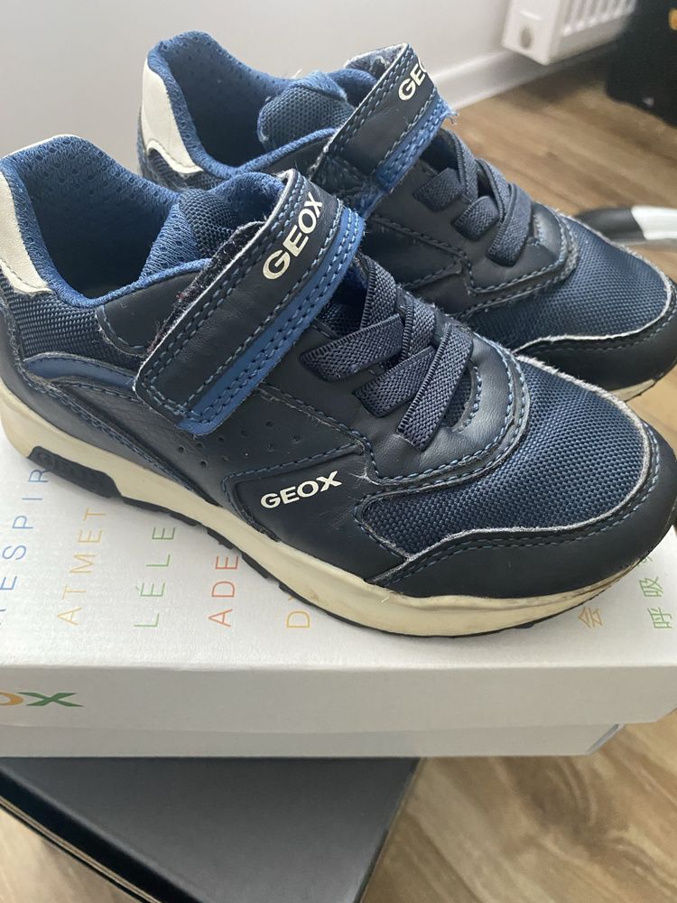 Buty chłopięce Geox rozmiar 28