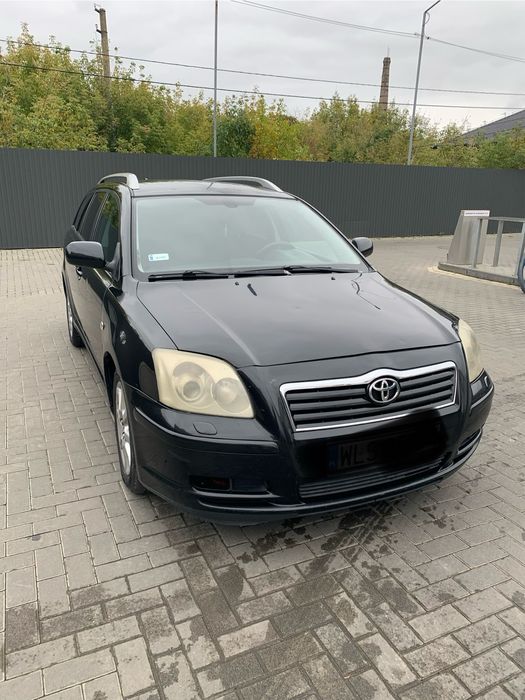 Toyota Avensis 2005 рік