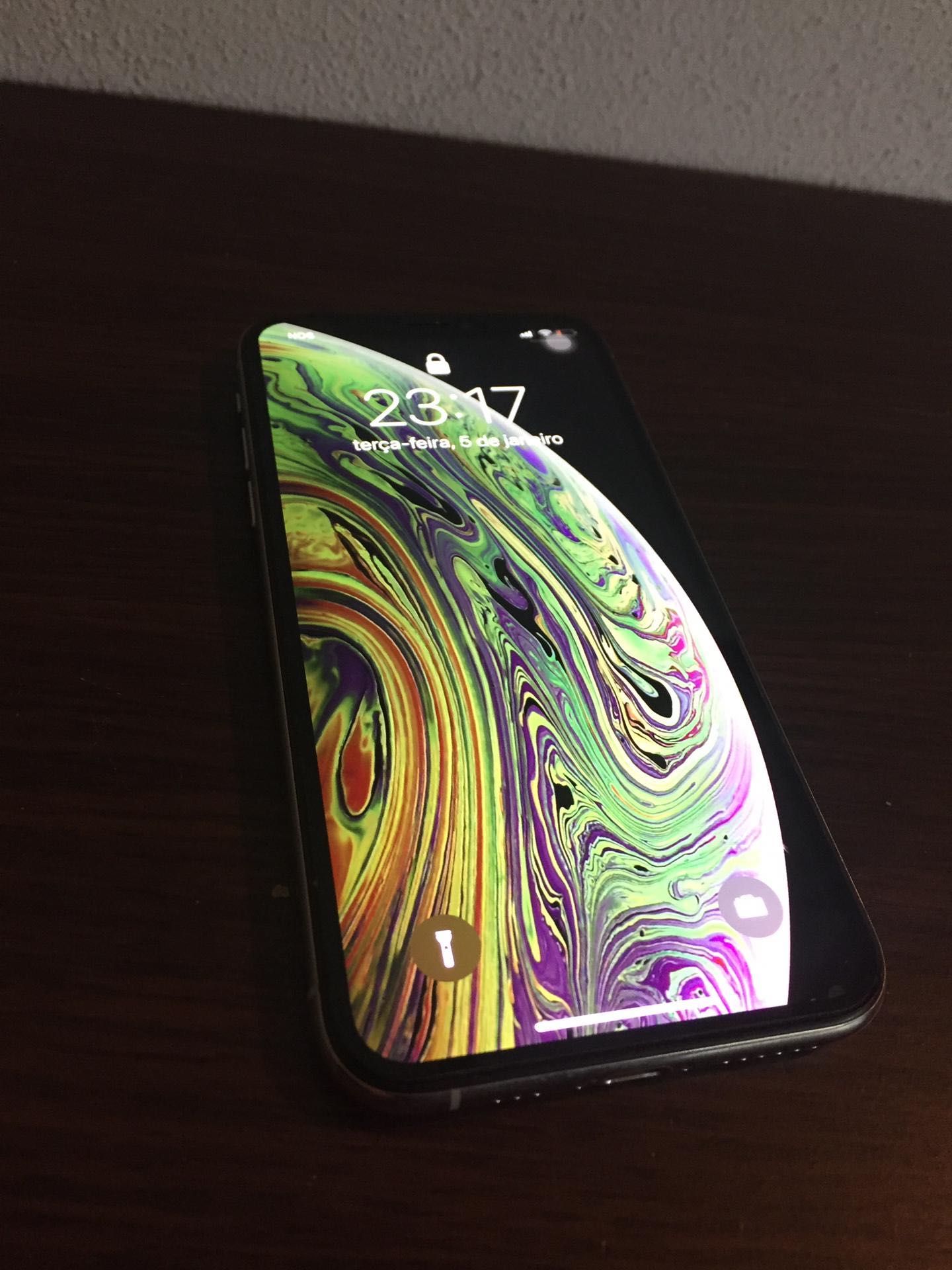 iPhone XS 64gb bom estado