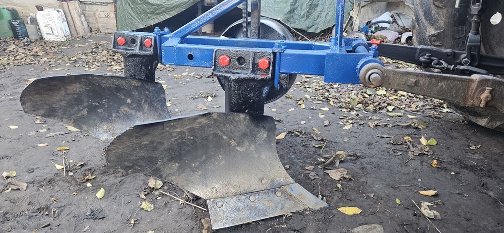 Продам плуг 2 по35