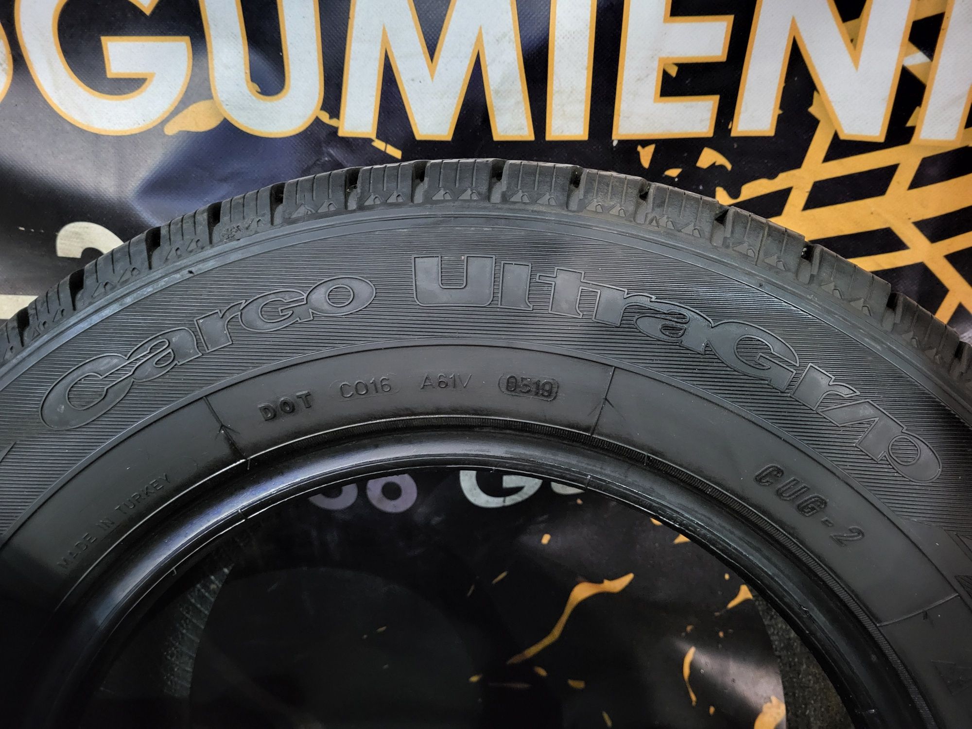 Opony zimowe 215/65/15C Goodyear 19rok 8,5mm