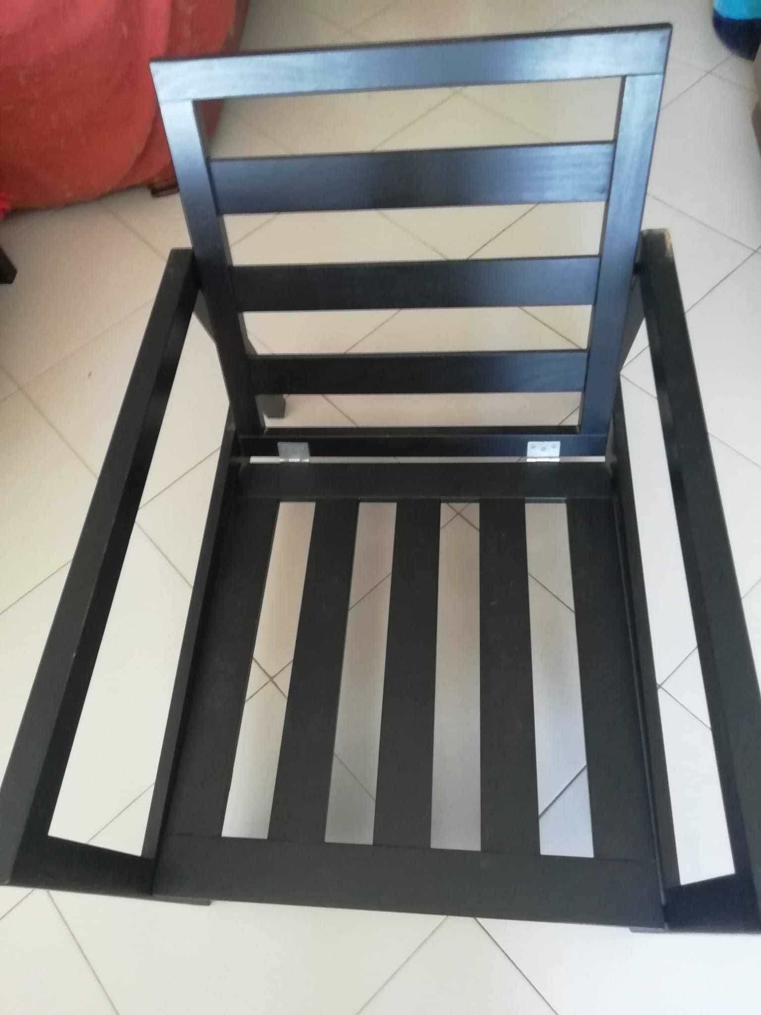 Sofás em Preto & Branco – Conforto, Estilo e Versatilidade