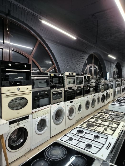 Духова шафа/духовой шкаф Samsung BQ1S4T133, в відмінному стані