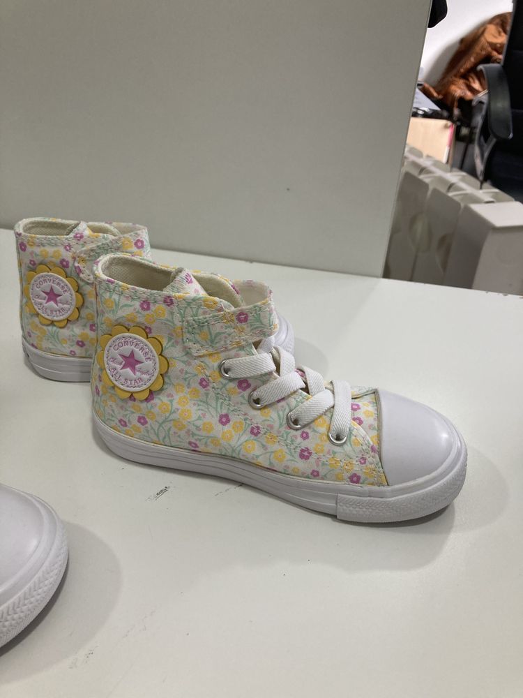 Sapatilhas converse novas tamanho 22,23,24,25