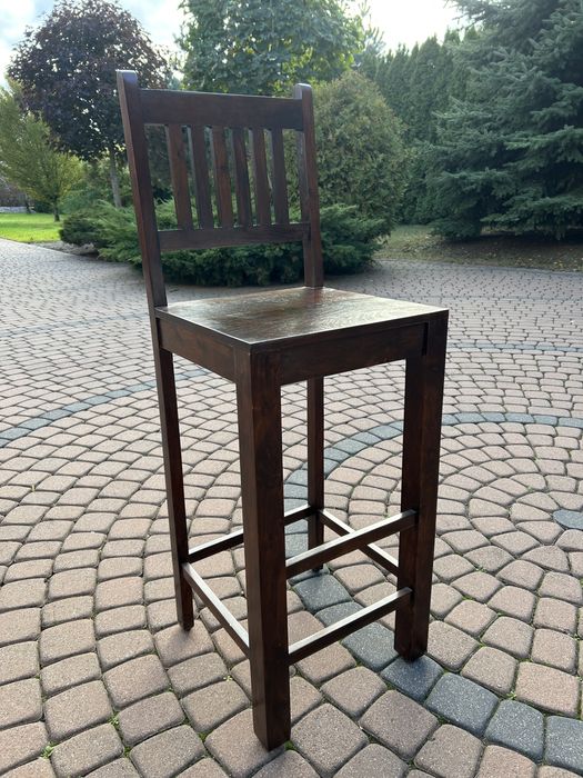 Hoker z drewna egzotycznego