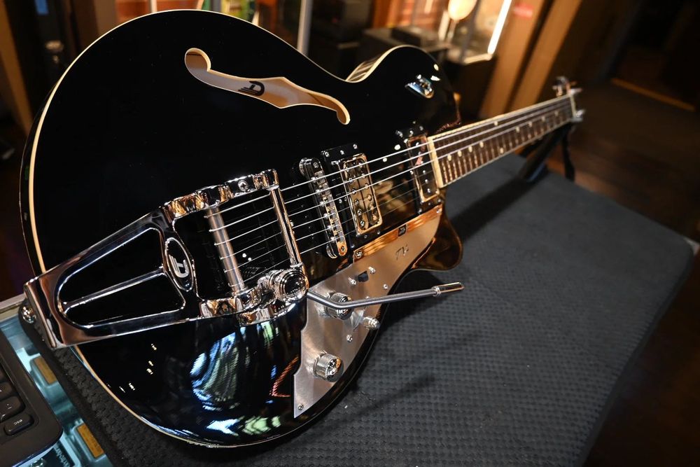 Duesenberg Starplayer TV Plus (Piezo) Black