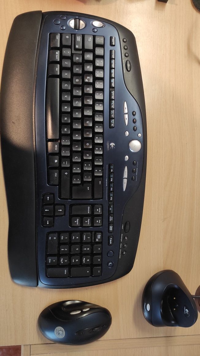 Conjunto logitech rato e teclado wireless