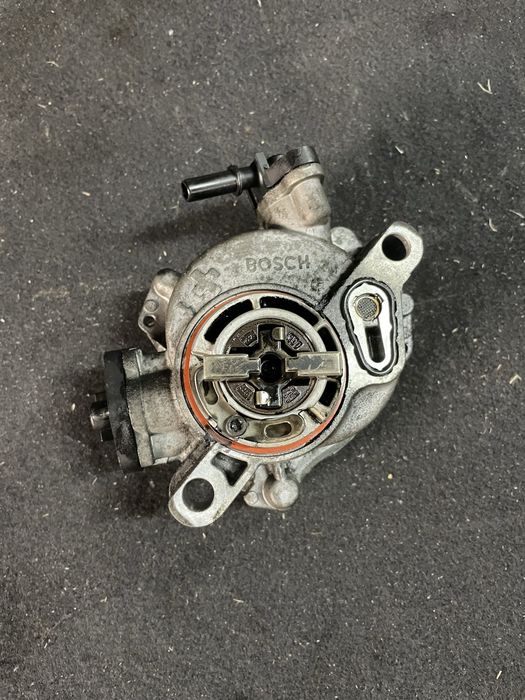 Вакуумний насос 1.6 HDI код 9804021880