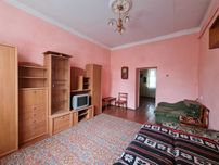 1к вулиця Комітетська, своє опалення, гараж для авто у подарунок
