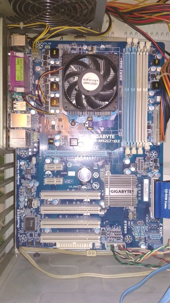 Komputer athlon2x3 440, 4gb, Radeon, hdd 120