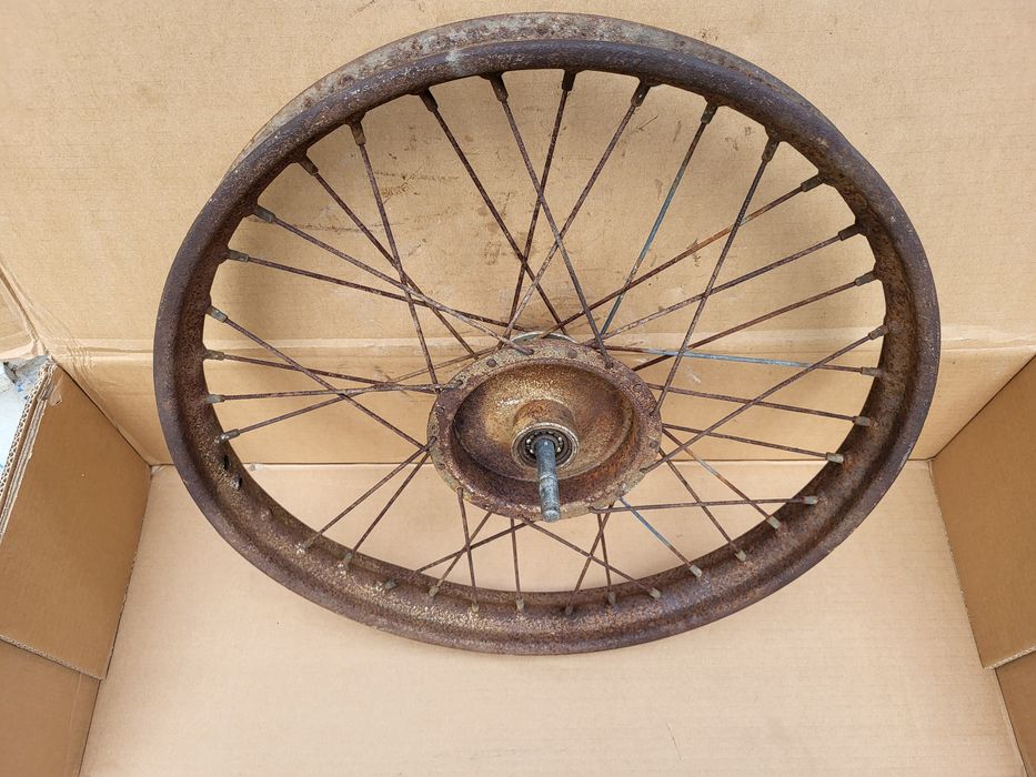 Koło WFM 125 M06 przód przednie kompletne Bęben piasta WSK oś SHL