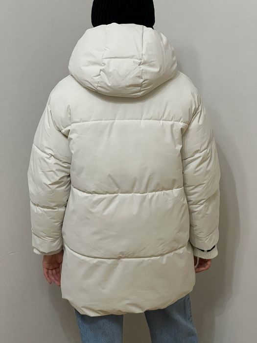 Зимова куртка ZARA жіноча, розмір XS, стан ідеальний.