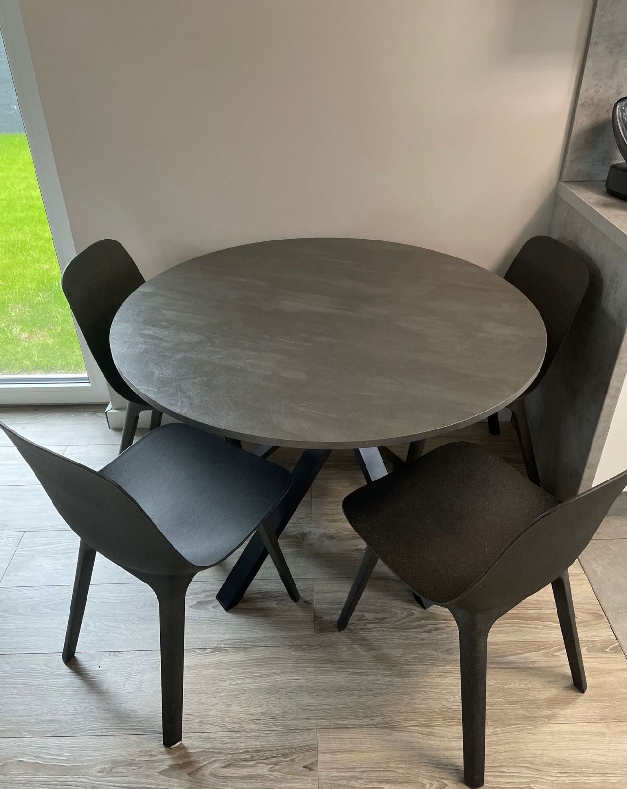 Zestaw stół i trzy krzesła Ikea