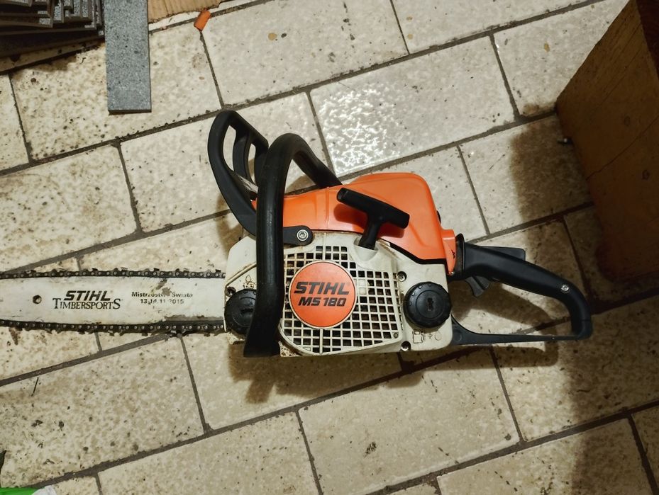 Pilarka Spalinowa Łańcuchowa Piła Gałęziówka  Stihl ms 180