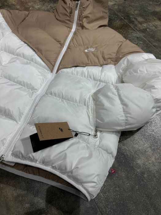 Пуховик Nike Storm-Fit бежевий/куртка найк шторм фіт біло-бежева/nike