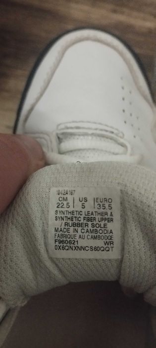 Кросівки asics для тенісу та інших видів спорту