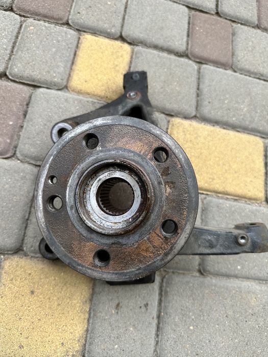 Цапфа  Мерседес W447 4 Matic А4473320701,A4473308800,A4473300220