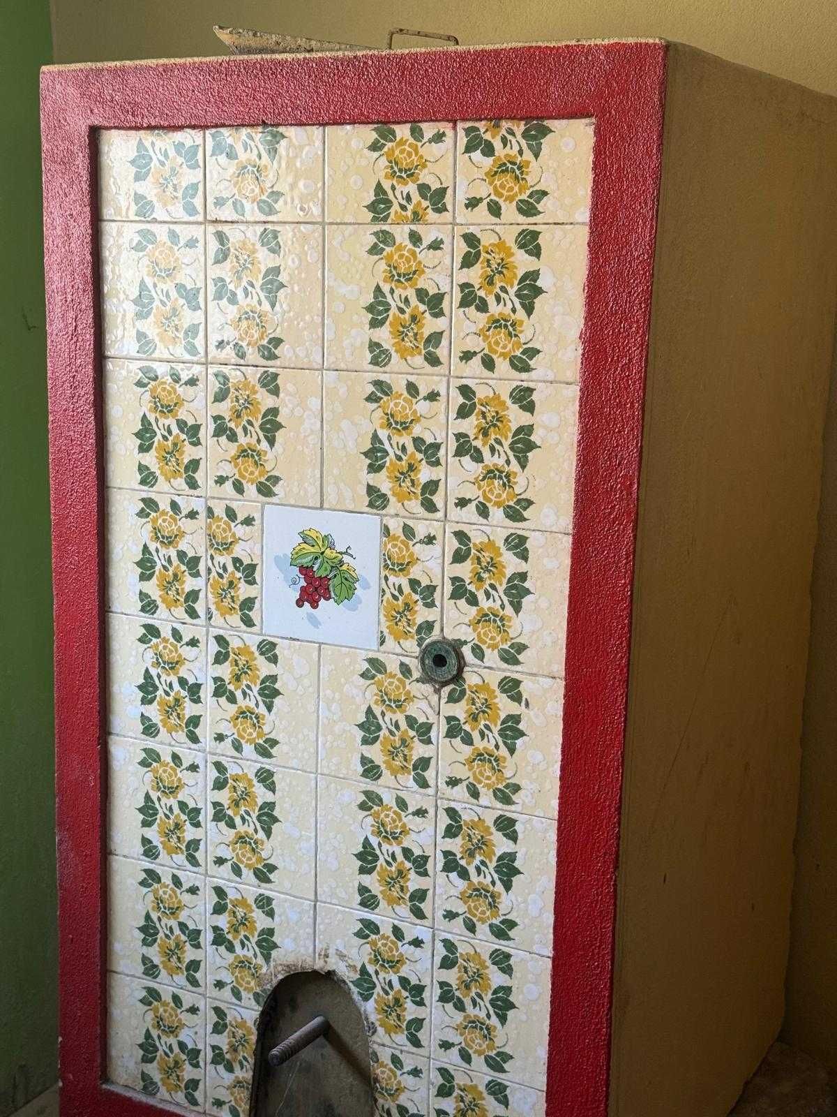 Pipa de Vinho Artesanal em Pedra – Decorada com Azulejos