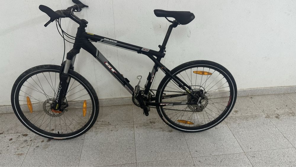 Bicicleta BTT GT Avalanche 3.0