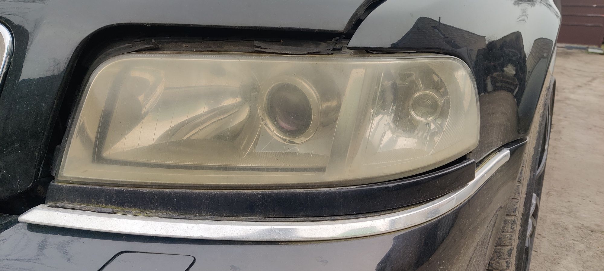 Audi A8 D2 lift lampa przód lewa Xenon