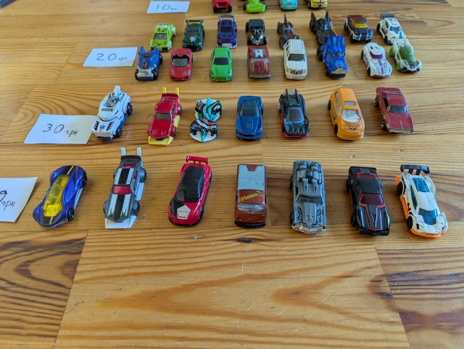 Машинки 1/64 частина хот вілси.