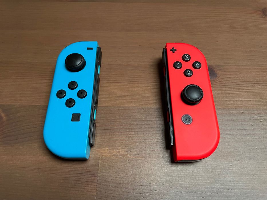 Nintendo Switch + Karta SanDisk Ultra 128GB SDXC + Oryginalne Etui