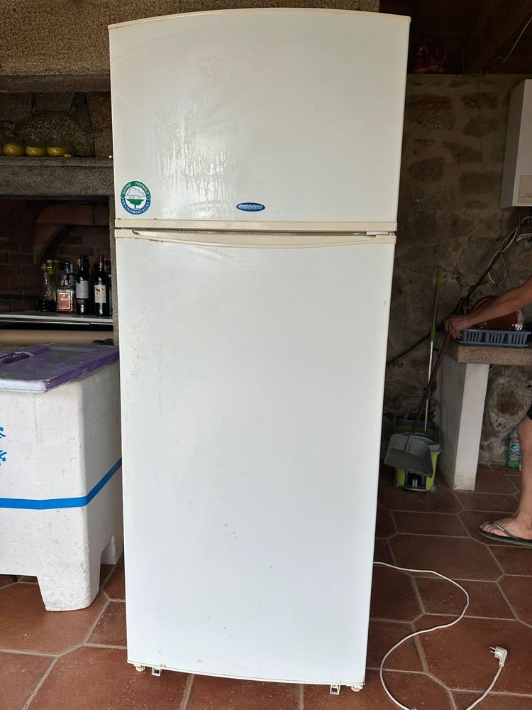 Frigorifico a funcionar