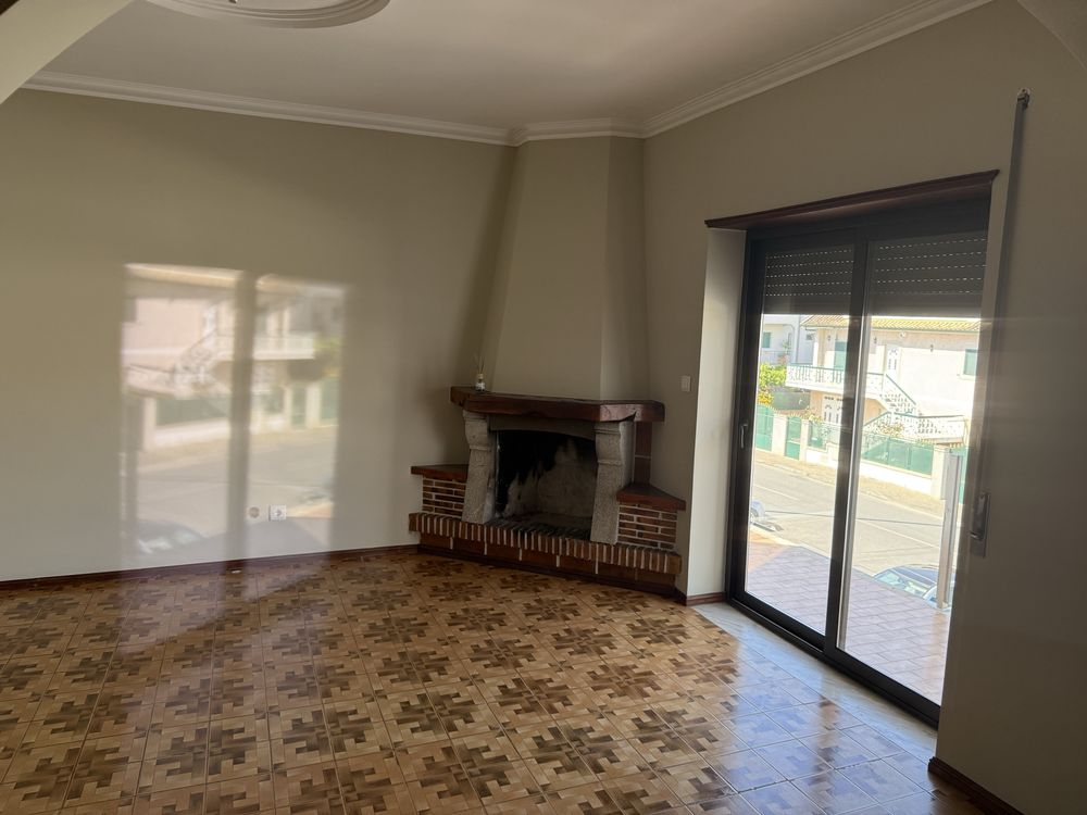 Arrendamento de T3 - Vila de Prado