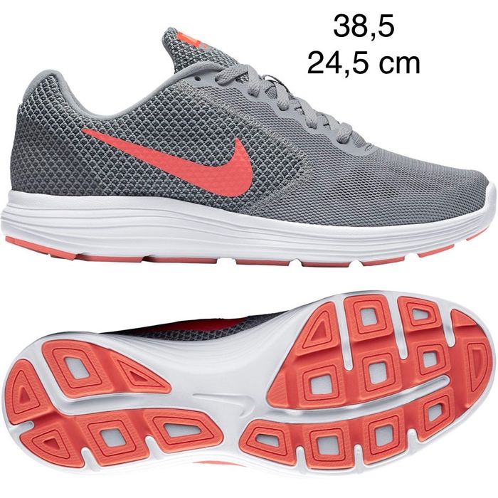Nike revolution 3