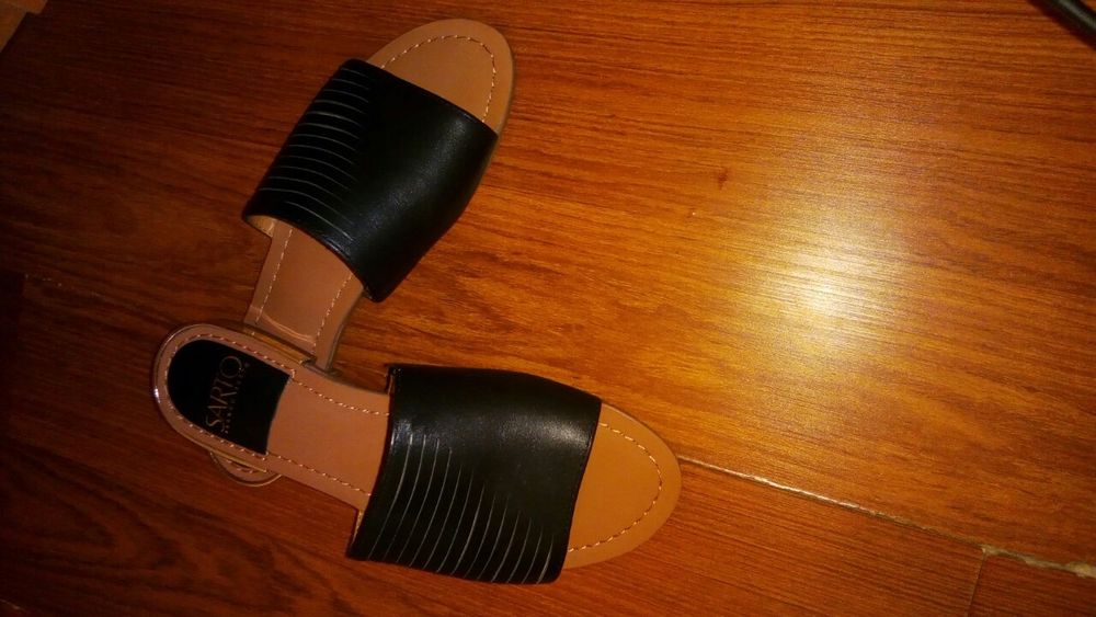 Жіноче взуття фірмове,шкіряне.