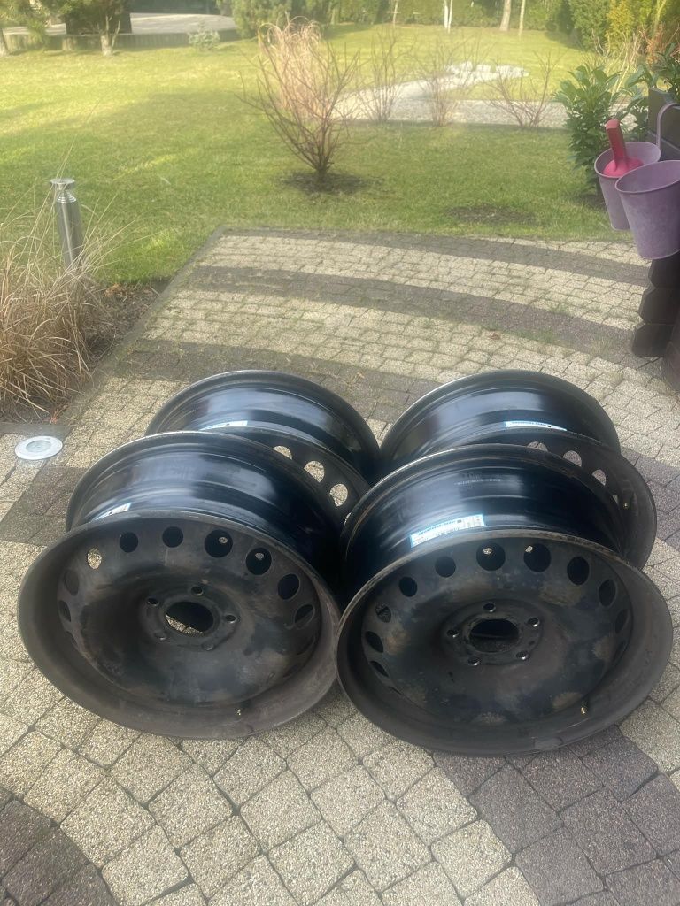 felgi Kronprinz Rader 16”
Wymiary 6 1/2 J X 16 H2