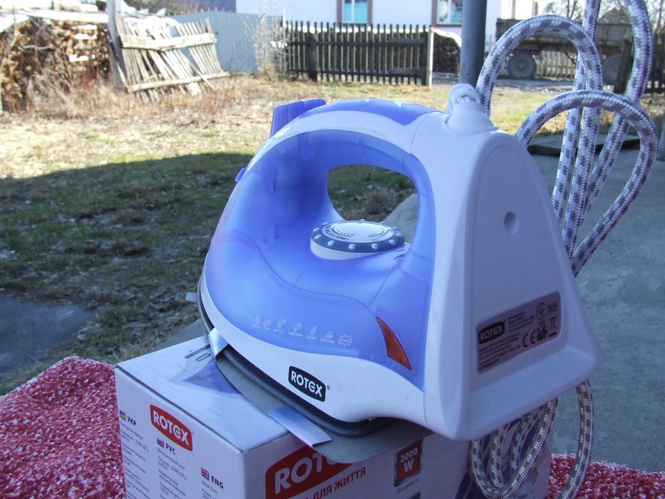 Утюг электрический с керамической подошвой Rotex RIC40-W