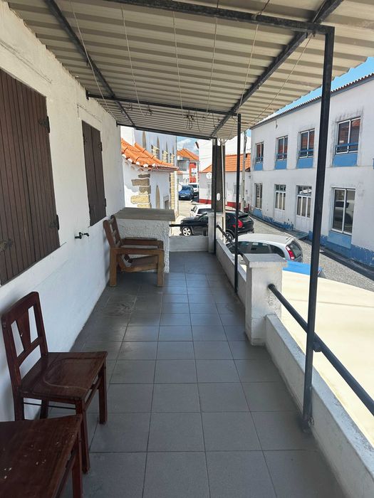 HABITAÇÃO COM 3 QUARTOS - 5 CAMAS - SOBREIRO CURVO - A DOS CUNHADOS