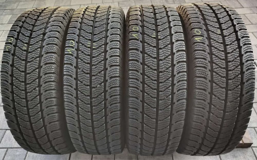Резина зима 205/65 R16 Uniroyal шини комплект