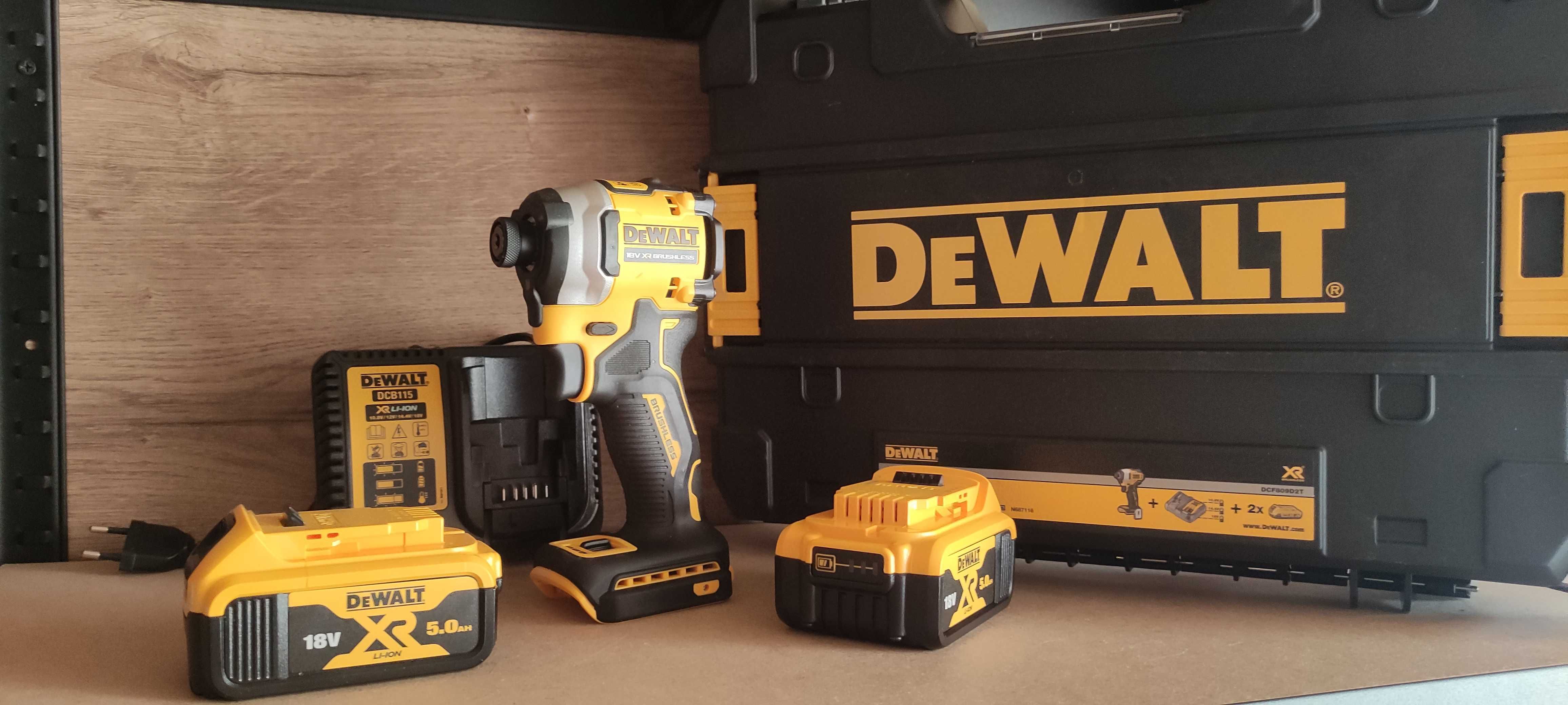 Zakrętak udarowy Dewalt 206 NM 2x5 ah  10 cm długości