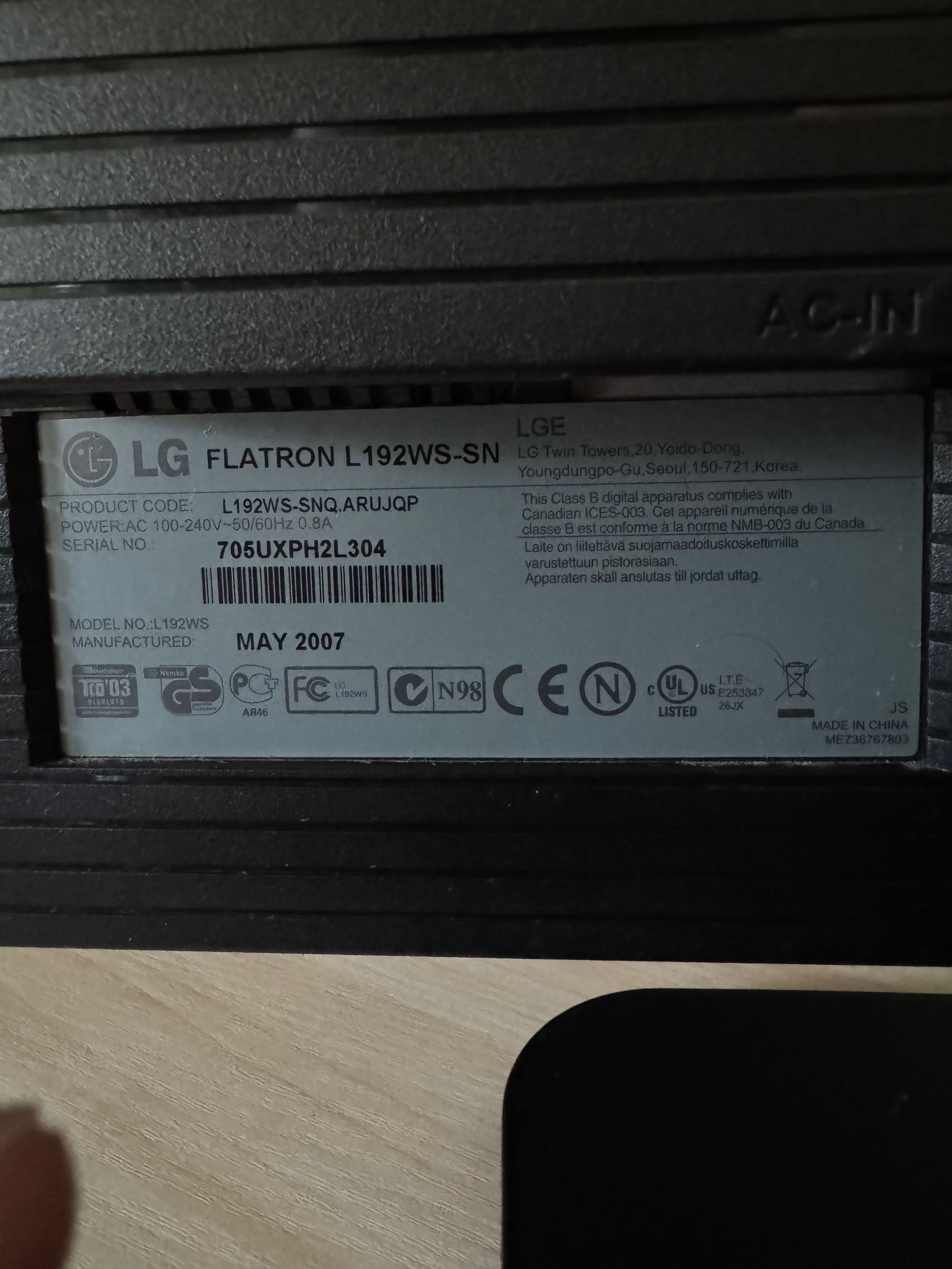 Монитор LG Flatron L192WS