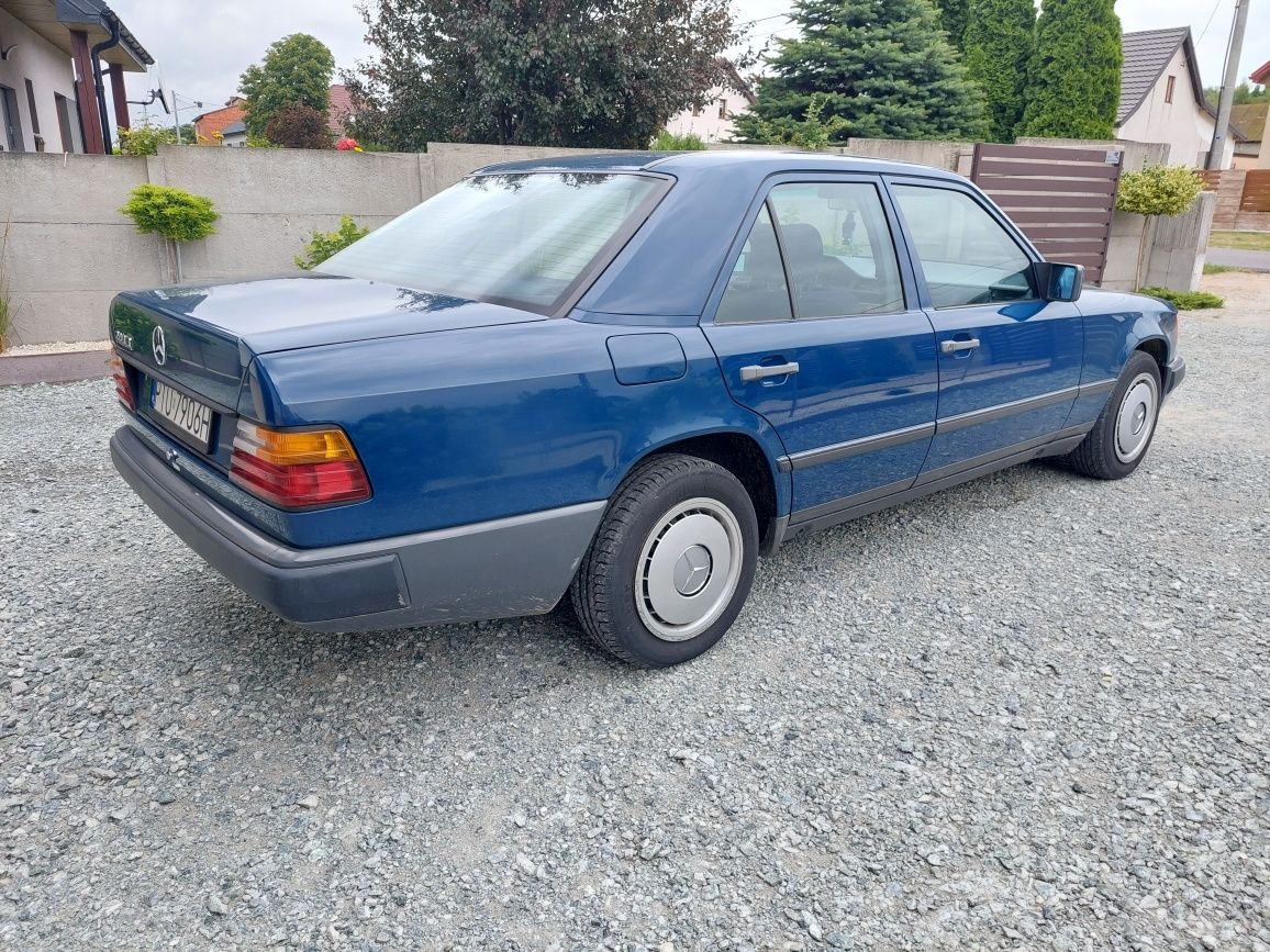 Mercedes 124 85 rok bez rdzy 2 lata w kraju polecam zobacz warto