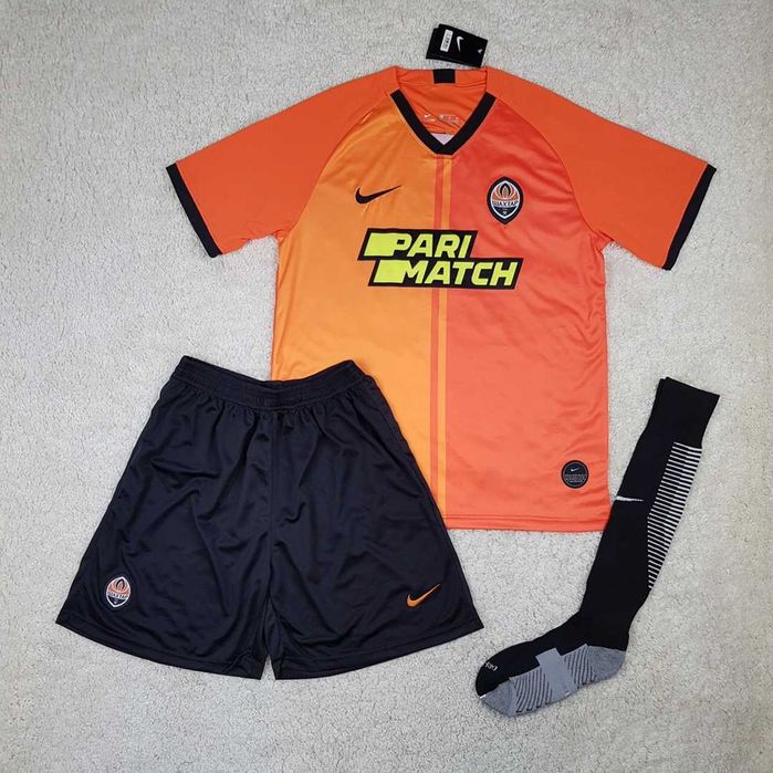 Детская и взрослая футбольная форма, комплект (форма + гетры + печать)