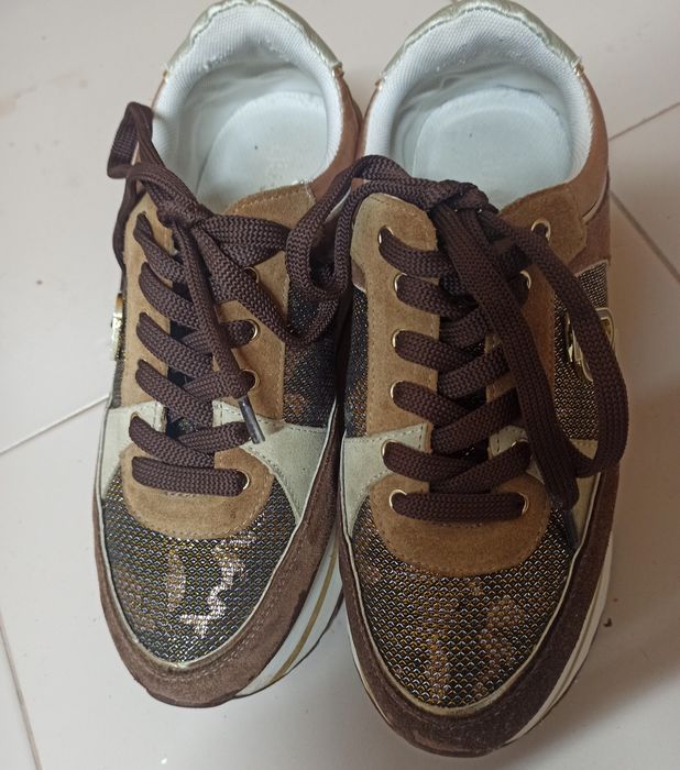 Tênis Lio Jo, castanhos, em ótimo estado, n°38