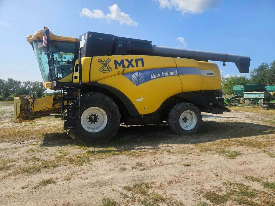 Комбайн зернозбиральний New Holland-CX8090