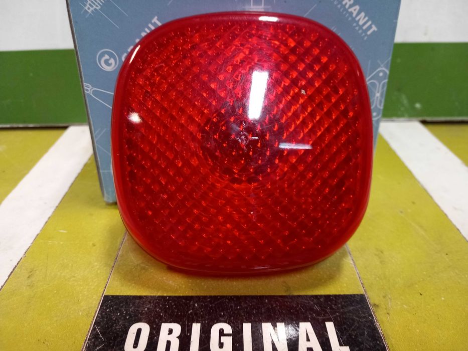 Klosz szkło lampy tylnej JCB CAT stopu postoju czerwony 104x104mm