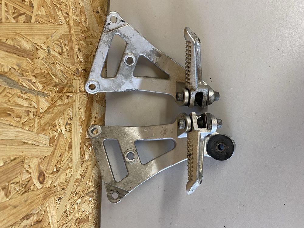 Sety tylne Suzuki gsxr 750W podnóżki